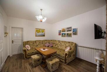 Daruvar, Living room in the house, air condition available, (pet friendly) and WiFi.