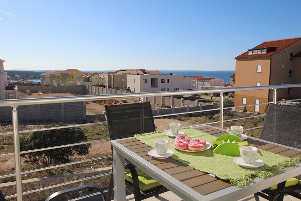 One bedroom apartment with terrace and sea view Novalja, Pag  A-d