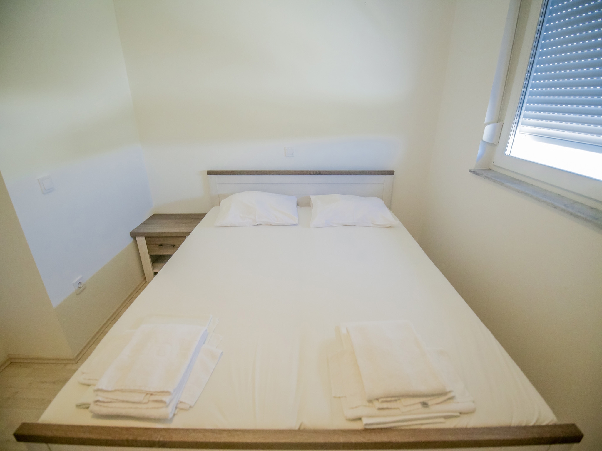 Two bedroom apartment with terrace and sea view Novalja, Pag  A-g