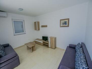 Novalja, Living room in the apartment, air condition available and WiFi.