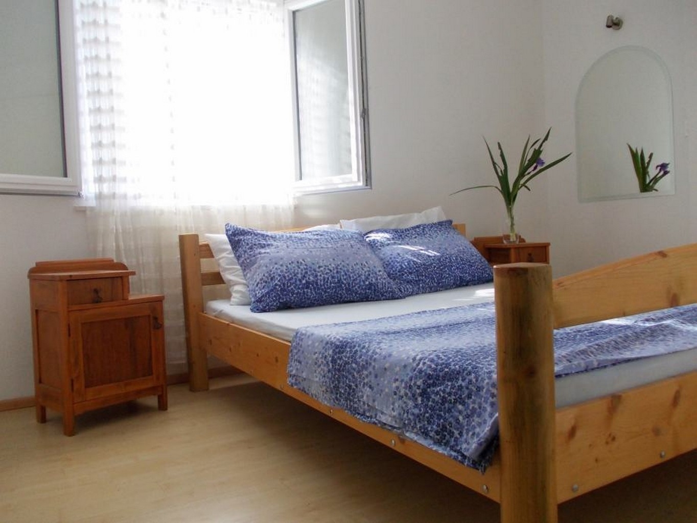 Trosobna kuća s terasom i pogledom na more Primošten  K
