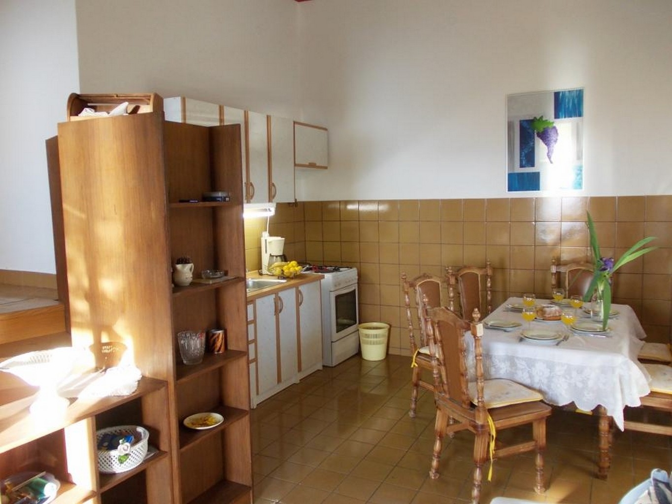 Trosobna kuća s terasom i pogledom na more Primošten  K