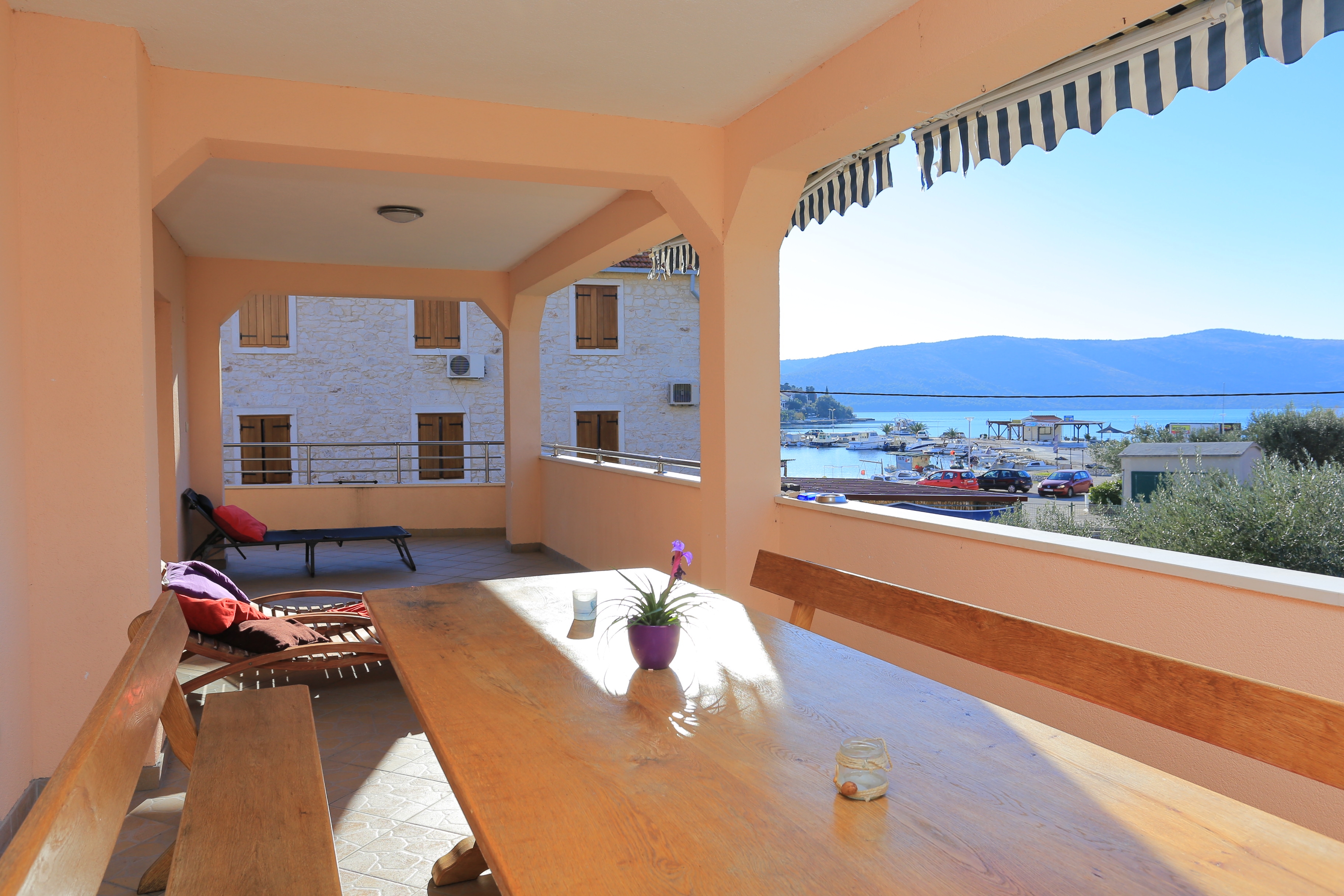 Three bedroom apartment with terrace and sea view Seget Vranjica, Trogir  A-a