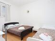 Seget Vranjica, Bedroom 2 in the apartment, (pet friendly) and WiFi.