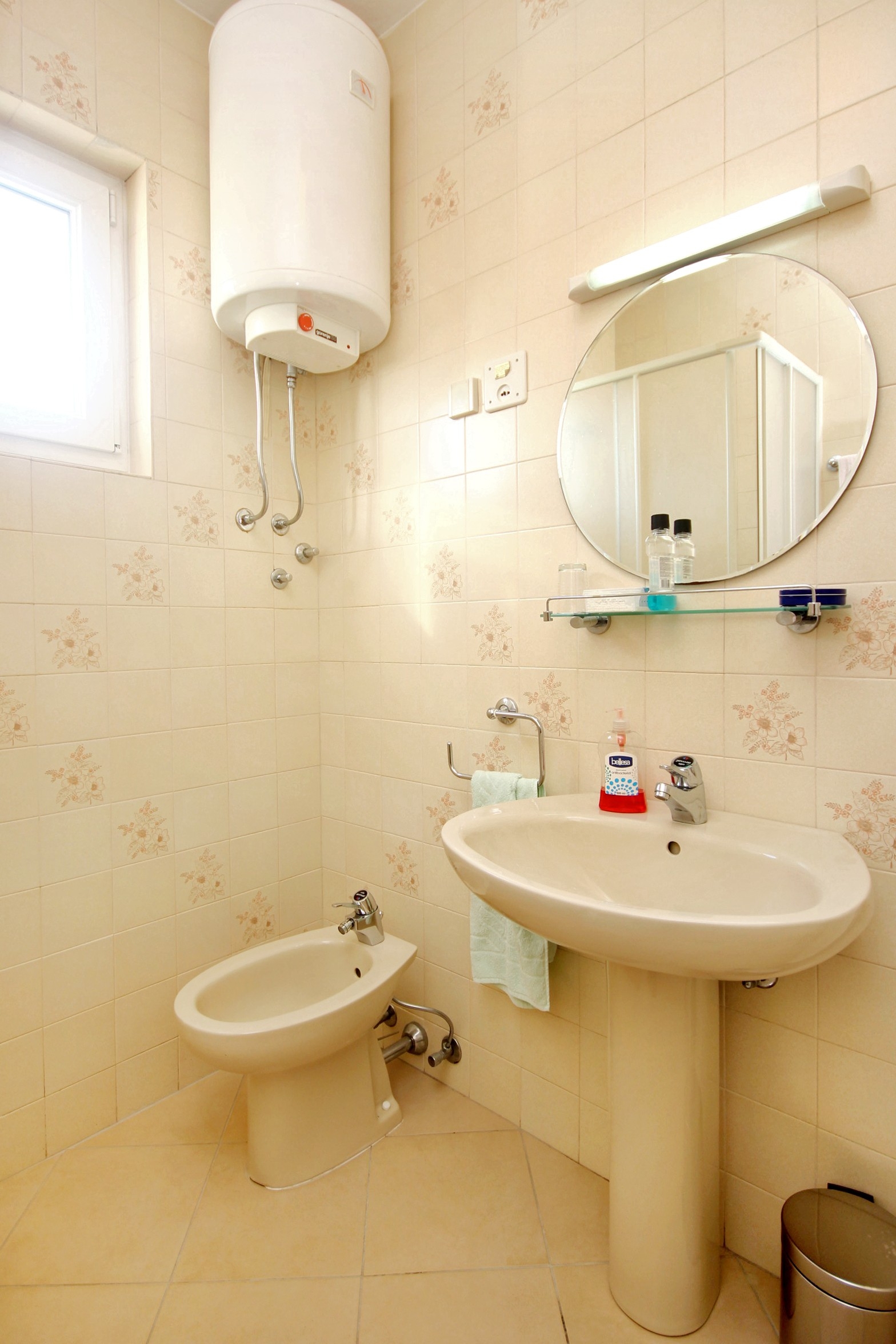 Three bedroom apartment with terrace Korčula  A-a