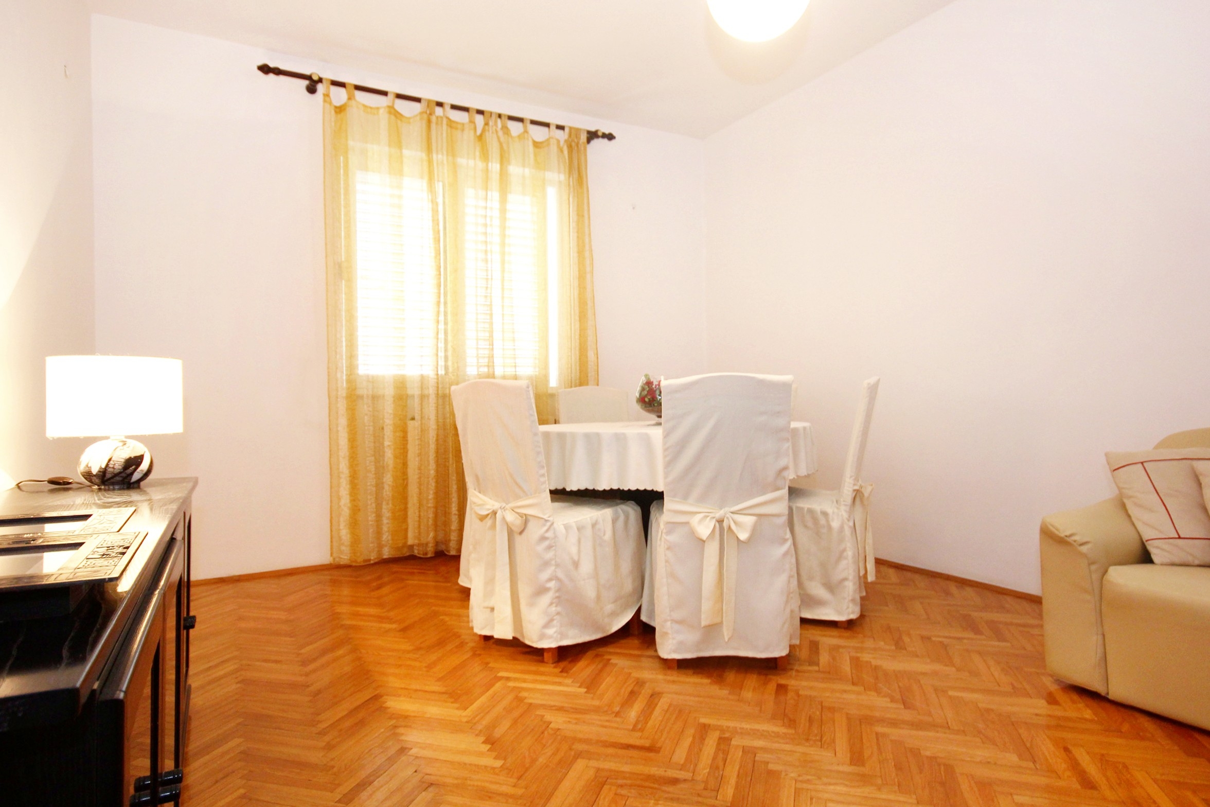 Three bedroom apartment with terrace Korčula  A-a