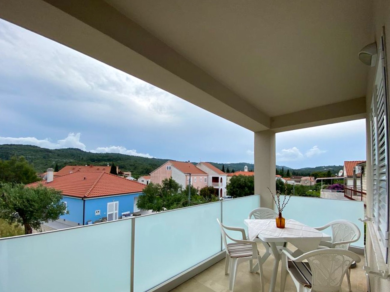 Three bedroom apartment with terrace Korčula  A-a