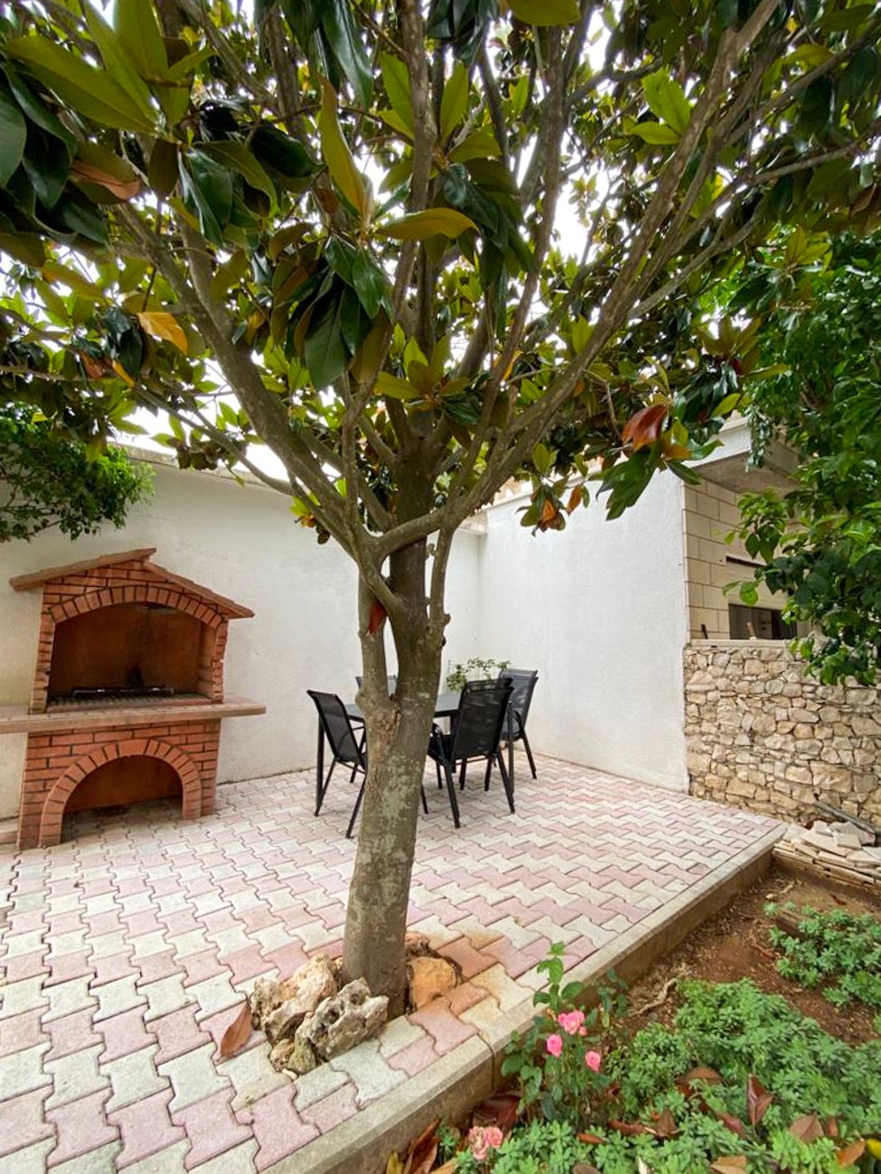 Three bedroom apartment with terrace Korčula  A-a