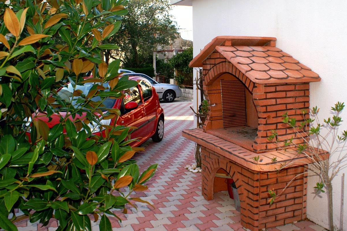 Three bedroom apartment with terrace Korčula  A-a