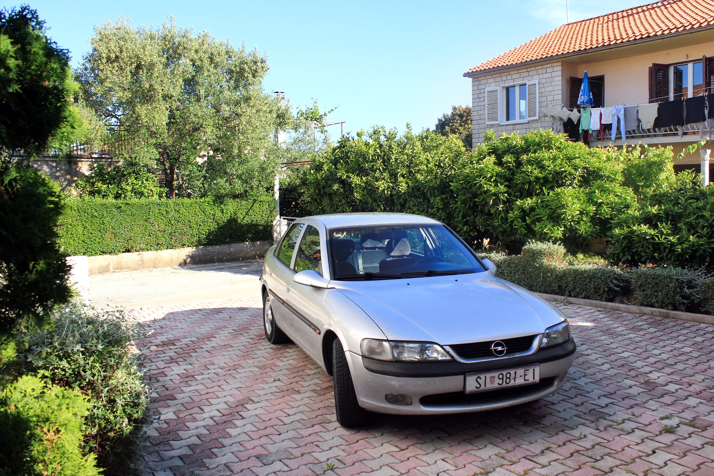 Three bedroom apartment with terrace Korčula  A-a