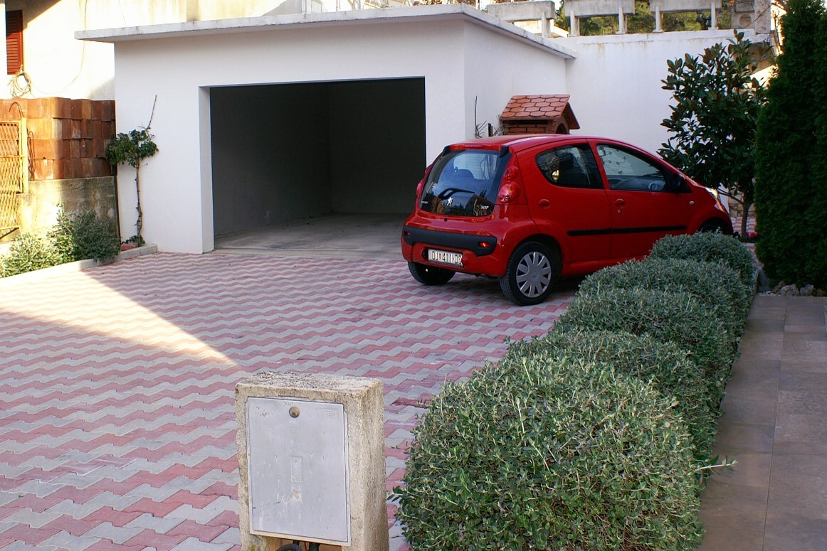 Three bedroom apartment with terrace Korčula  A-a