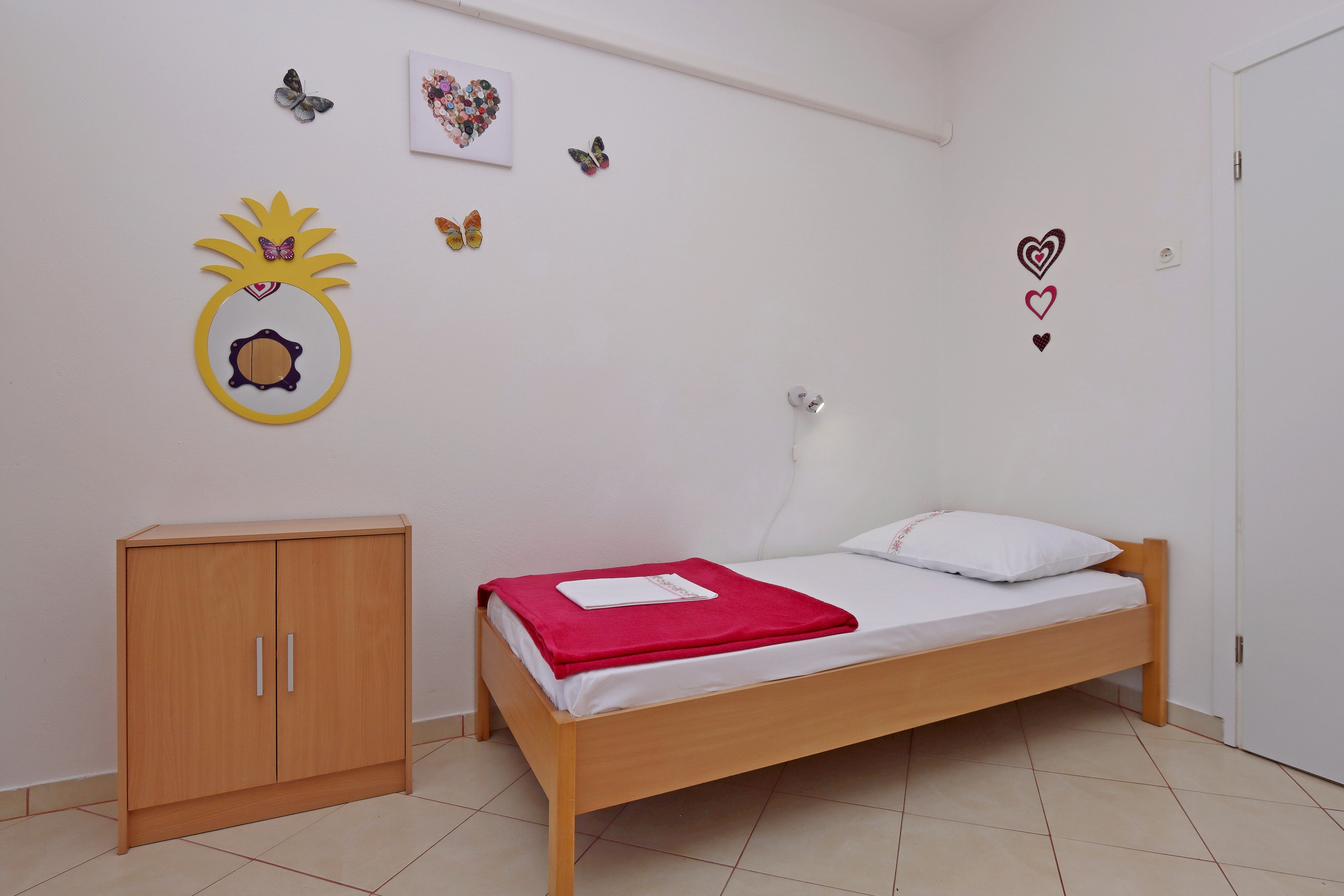 Two bedroom apartment with terrace and sea view Lopar, Rab  A-a