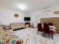 Obývací pokoj Lopar, Obývací pokoj v ubytování typu apartment, domácí mazlíčci povoleni a WiFi.