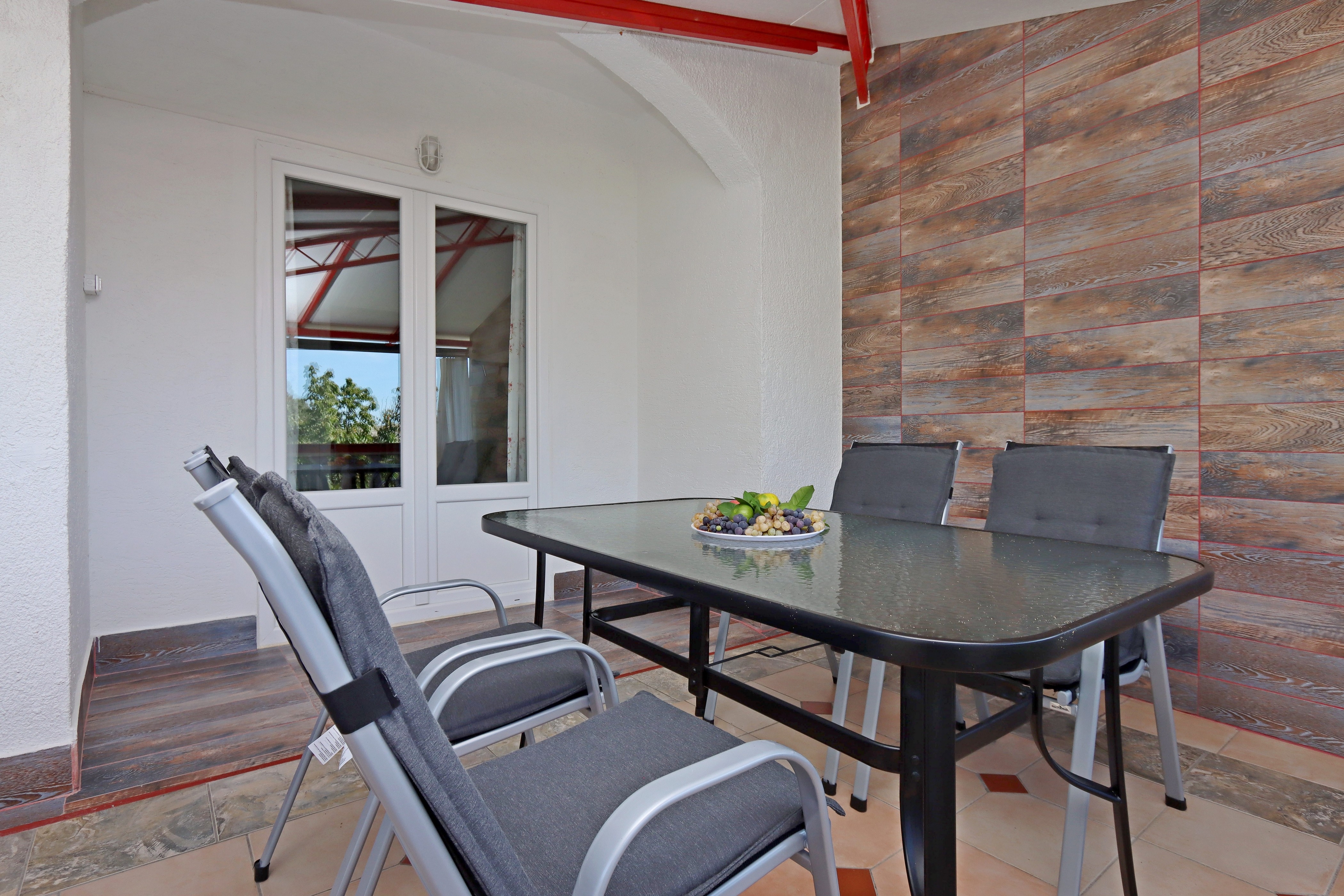 Two bedroom apartment with terrace and sea view Lopar, Rab  A-a