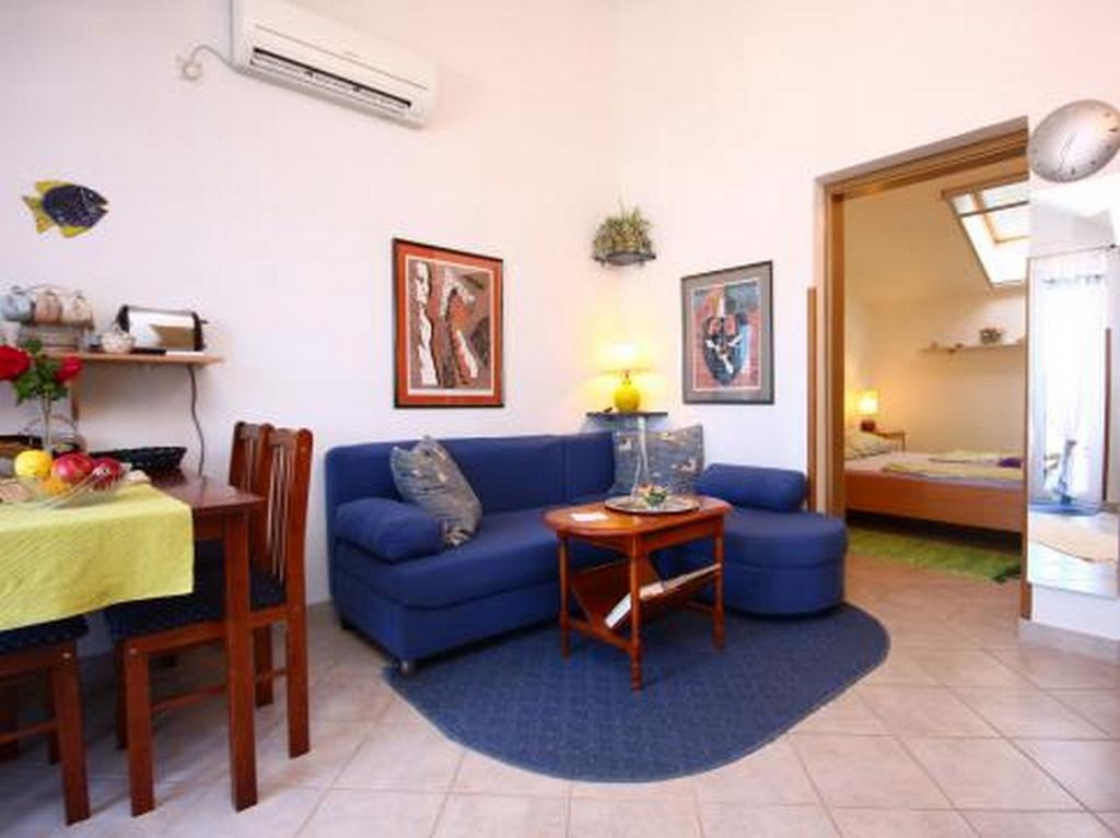 One bedroom apartment near beach Krapanj, Šibenik (A-18004-b) One bedroom apartment near beach Krapanj, Šibenik (A-18004-b)