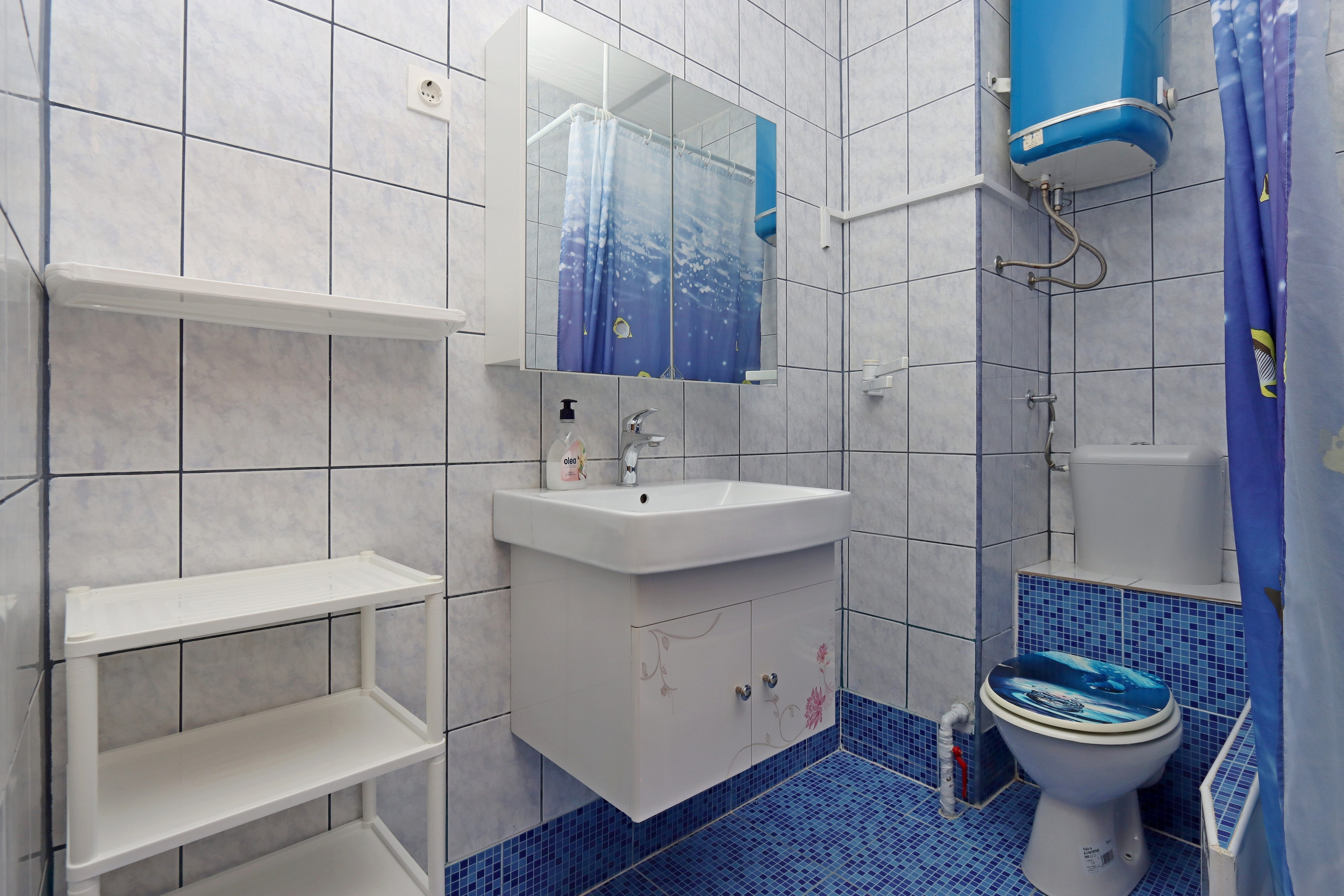 Two bedroom apartment with terrace and sea view Lopar, Rab  A-b