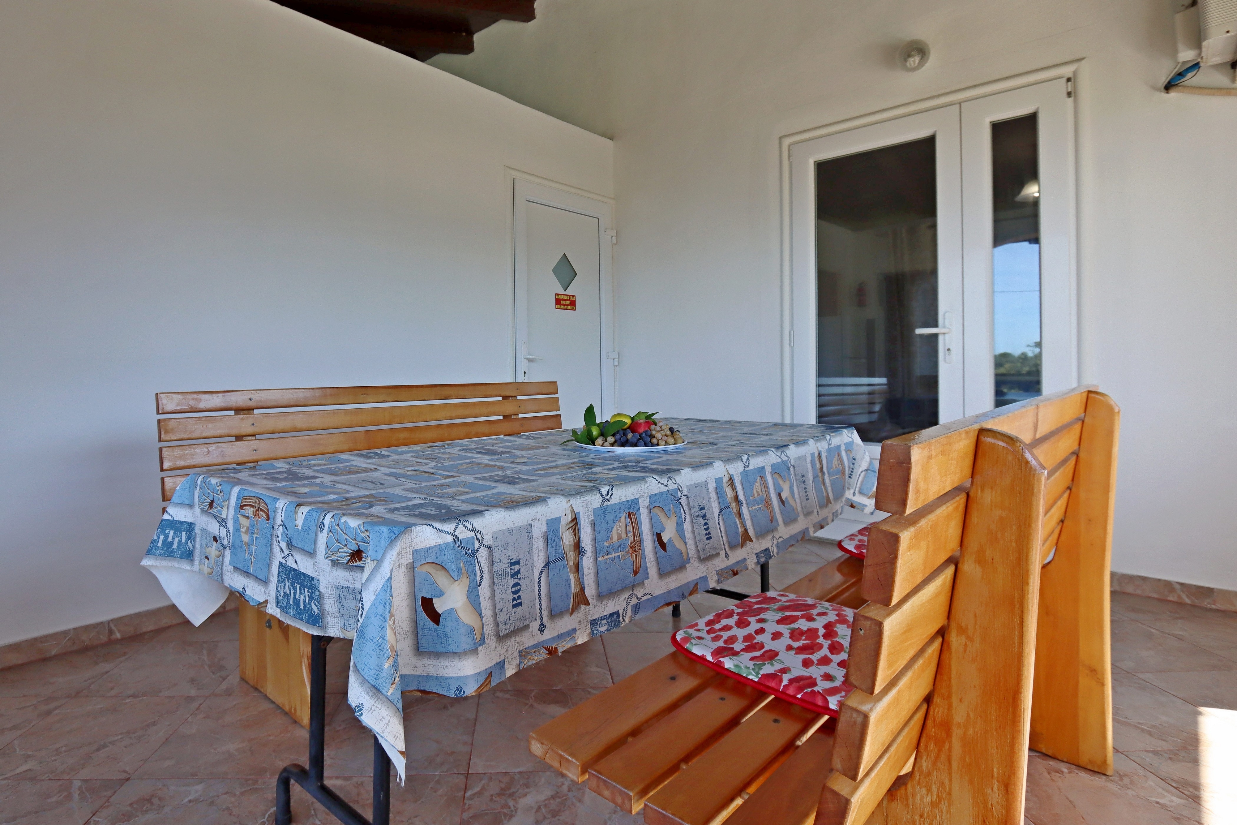 Two bedroom apartment with terrace and sea view Lopar, Rab  A-b