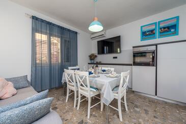Pakoštane, Esszimmer in folgender Unterkunftsart apartment, Klimaanlage vorhanden, Haustiere erlaubt und WiFi.