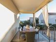 Pakoštane, Terrasse in folgender Unterkunftsart apartment, mit Meerblick, Haustiere erlaubt und WiFi.