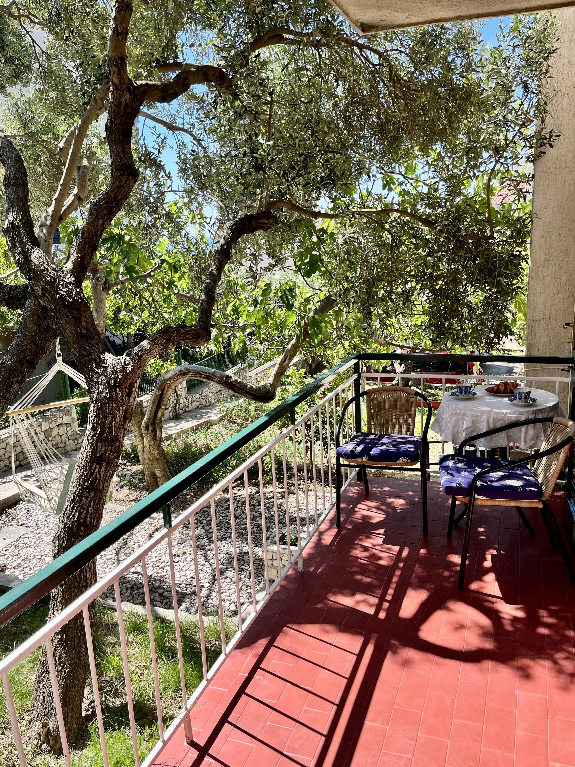 Two bedroom apartment with terrace Makarska  A-a