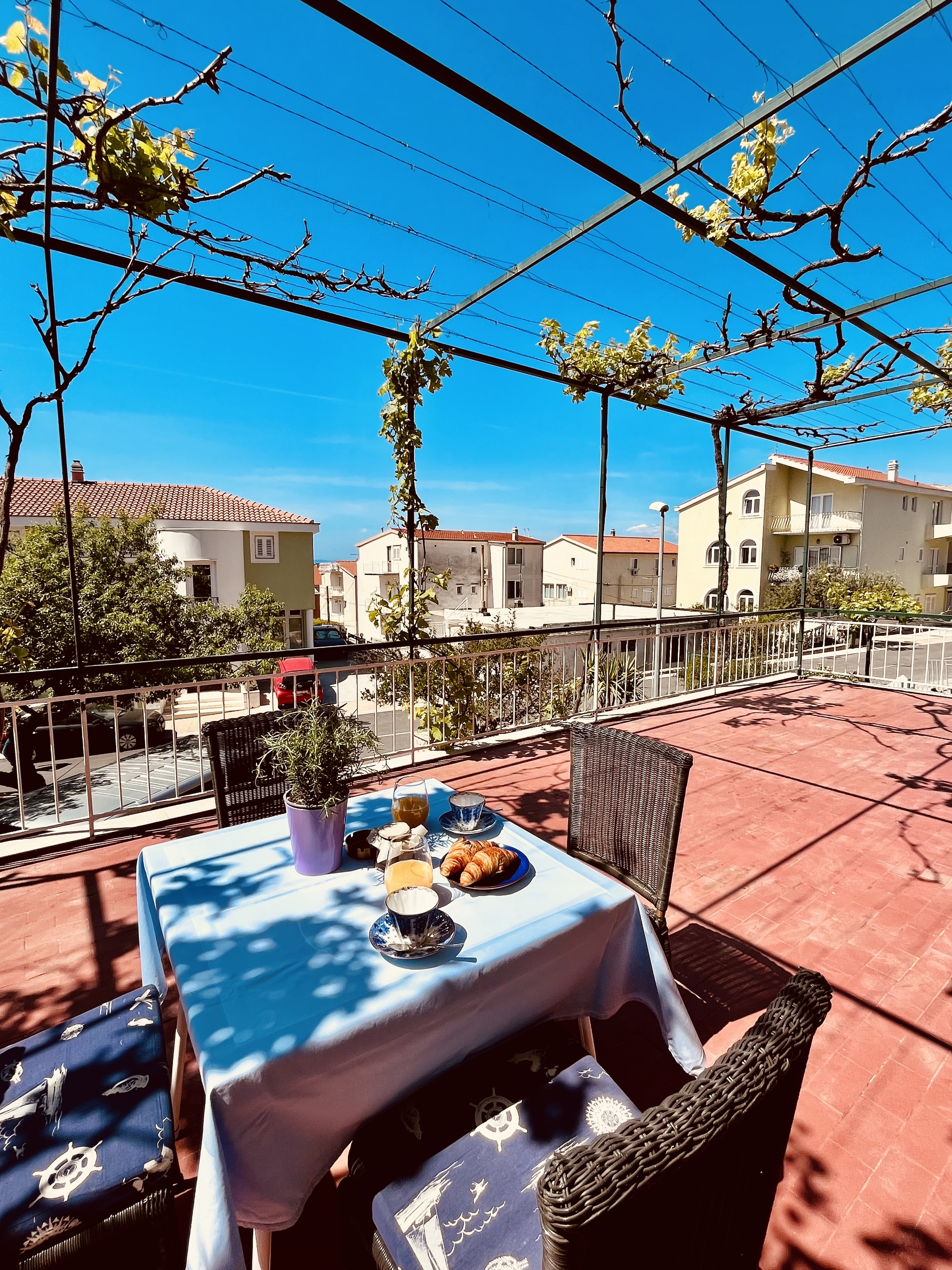 Two bedroom apartment with terrace Makarska  A-a