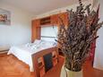 Starigrad, Dormitorio in the room, air condition available y WiFi.