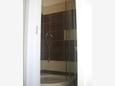 Ванная комната Lumbarda, Ванная комната в размещении типа apartment, Домашние животные допускаются и WiFi.