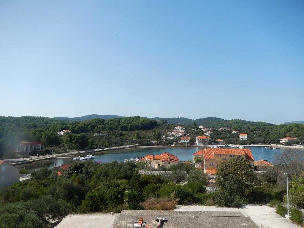 One bedroom apartment with terrace and sea view Lumbarda, Korčula  A-b