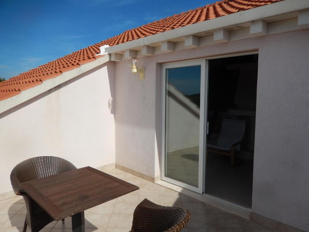 One bedroom apartment with terrace and sea view Lumbarda, Korčula  A-c