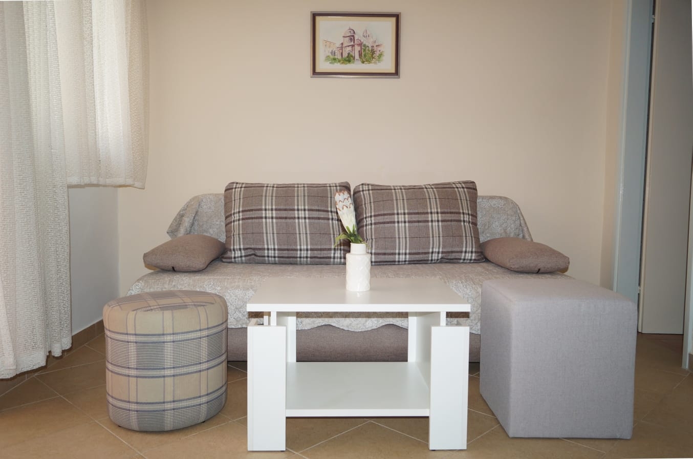 Appartement de deux chambres prés de la plage Sparadici, Sibenik (A-18043-a) Appartement de deux chambres prés de la plage Sparadici, Sibenik (A-18043-a)