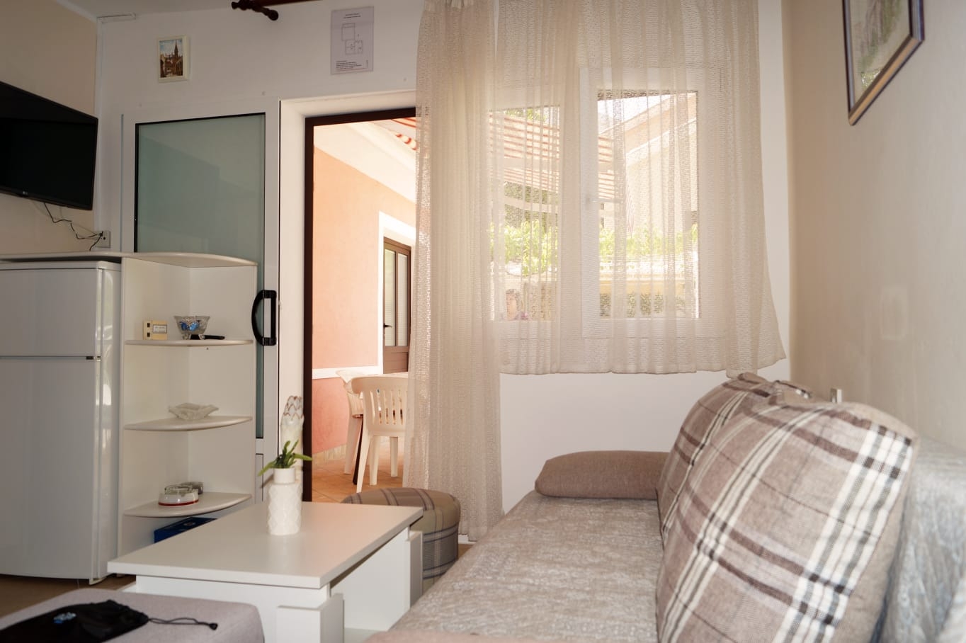 Two bedroom apartment near beach Šparadići, Šibenik (A-18043-a)