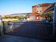 Parking lot Trogir, Trogir, Parking lot 18045 - Apartments with pebble beach.
