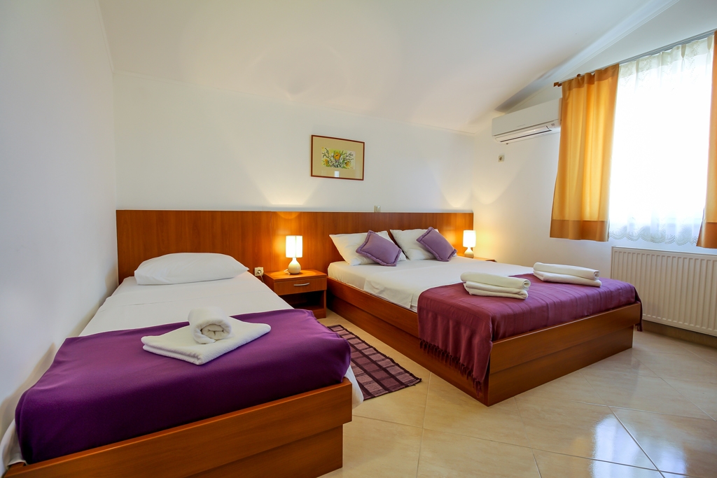 Two bedroom apartment with terrace and sea view Neviđane, Pašman  A-a