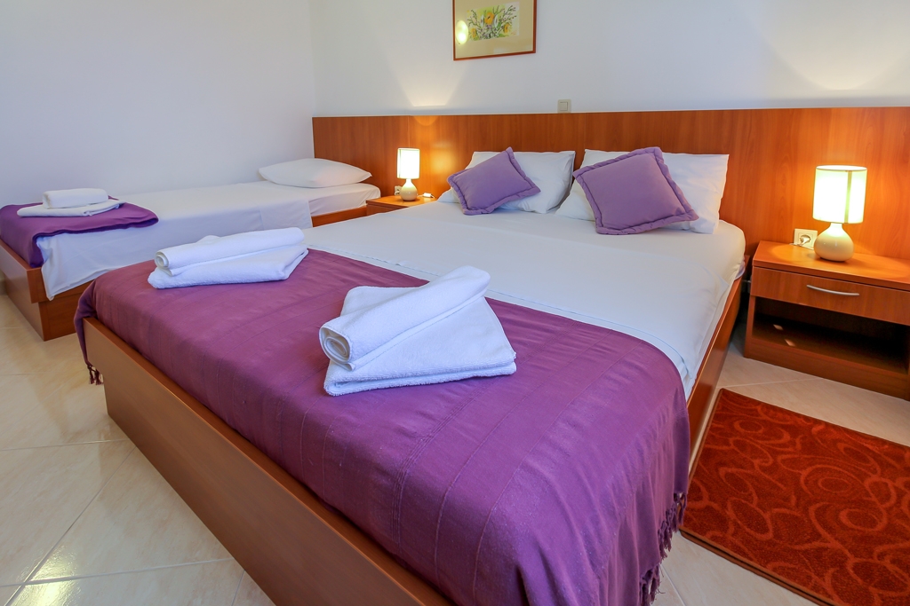 Two bedroom apartment with terrace and sea view Neviđane, Pašman  A-a
