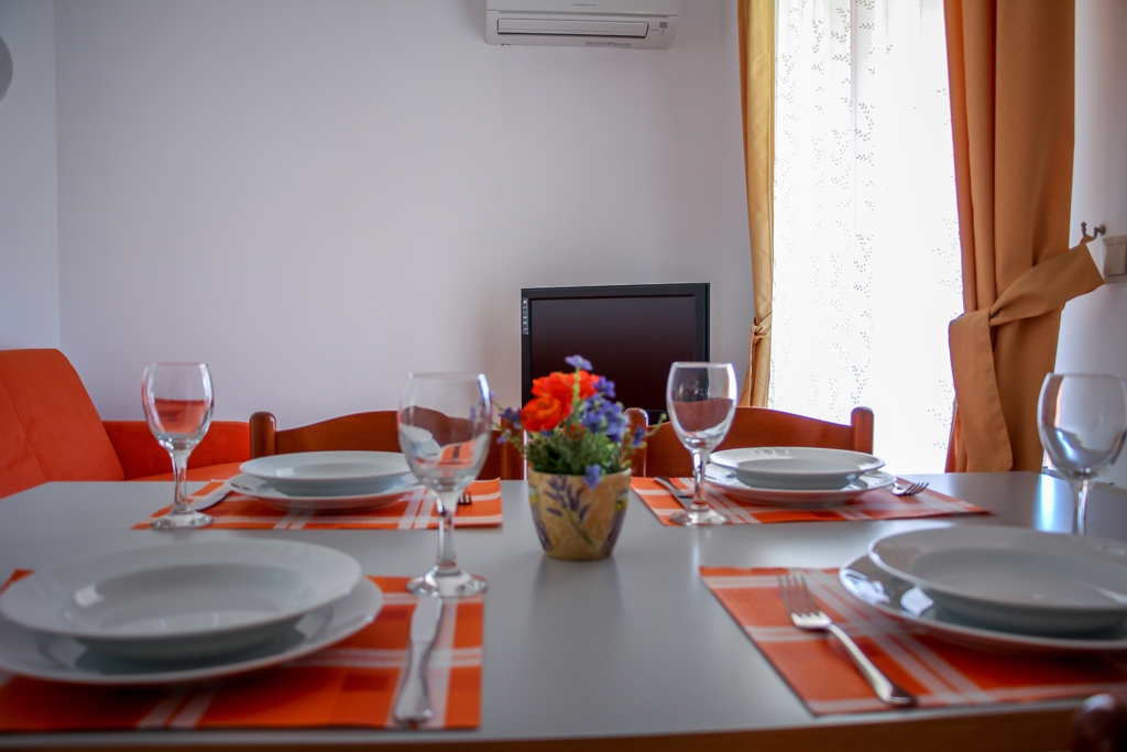 Two bedroom apartment with terrace and sea view Neviđane, Pašman  A-a