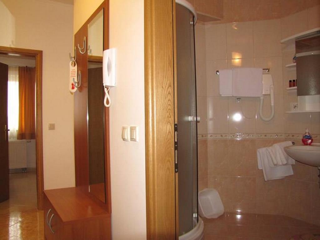Two bedroom apartment with terrace and sea view Neviđane, Pašman  A-b