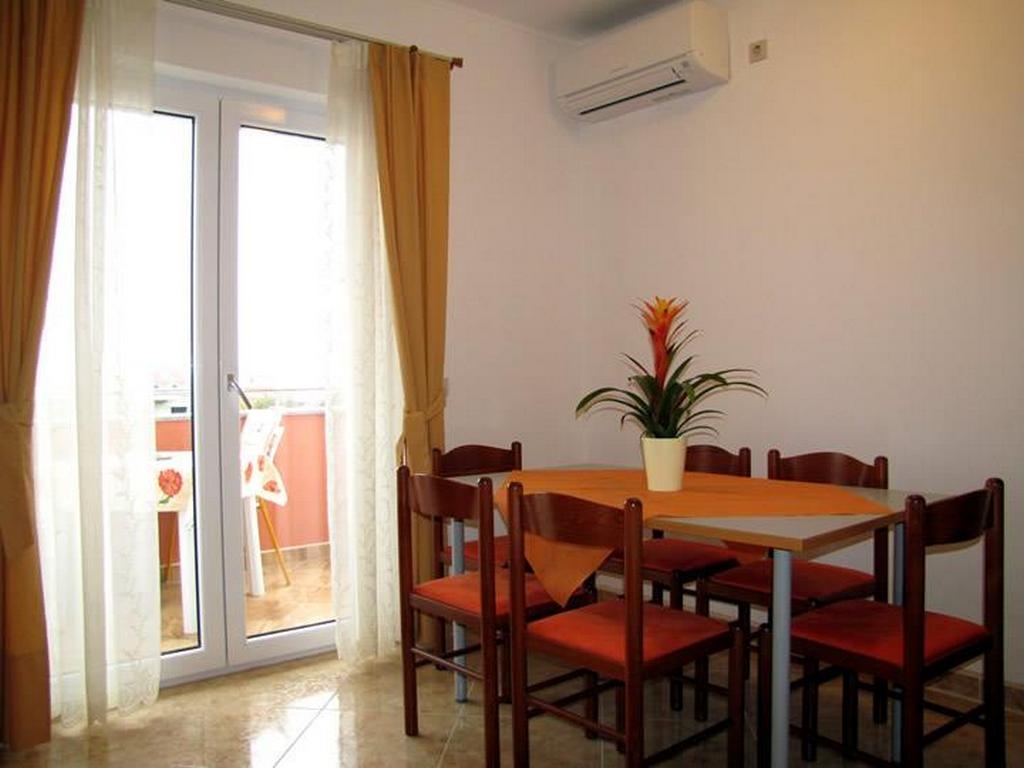 Two bedroom apartment with terrace and sea view Neviđane, Pašman  A-d