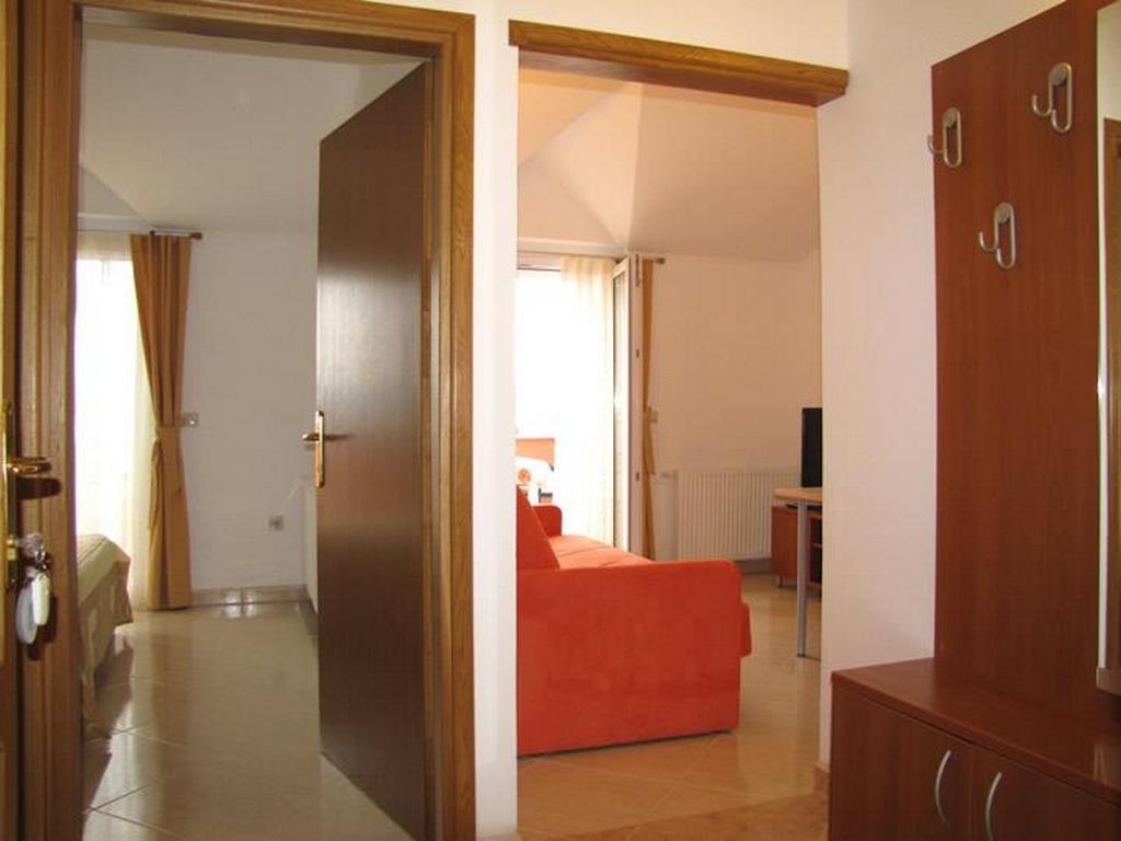 One bedroom apartment with terrace and sea view Neviđane, Pašman  A-e