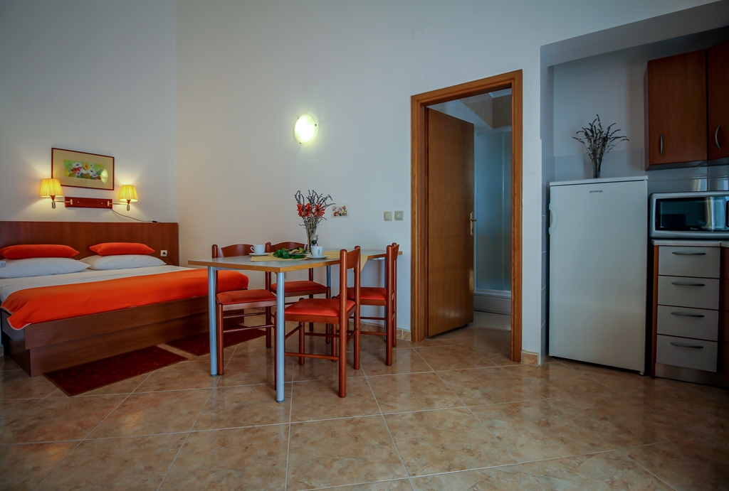 Studio flat with terrace Neviđane, Pašman  AS-b