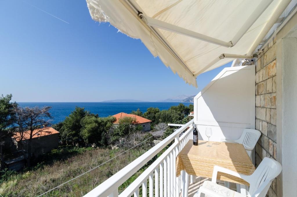 One bedroom apartment near beach Dingač - Borak, Pelješac  A-a