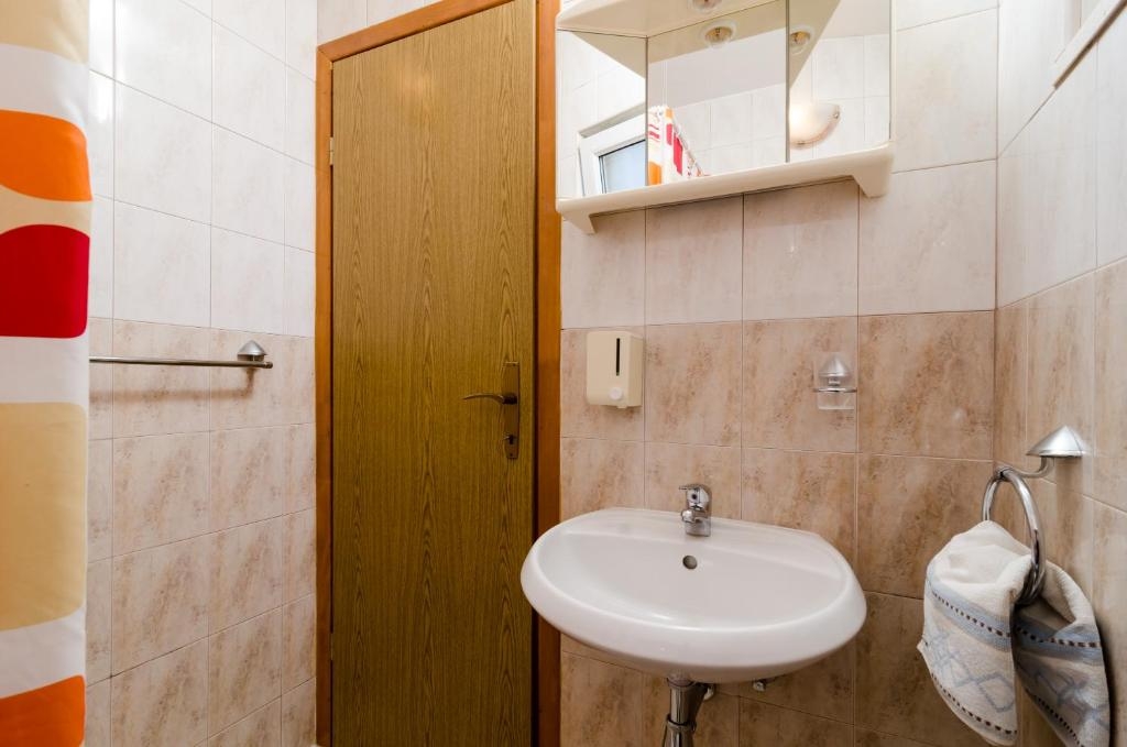 Two bedroom apartment near beach Dingač - Borak, Pelješac  A-d