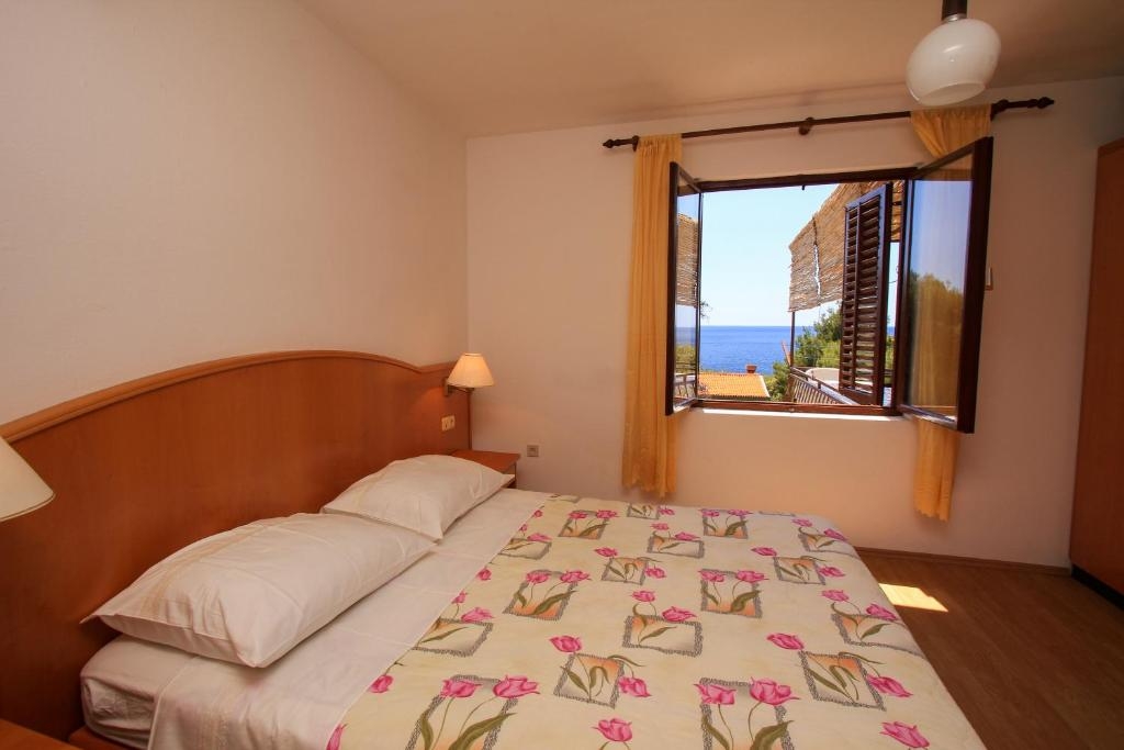 Four bedroom apartment near beach Dingač - Borak, Pelješac  A-a