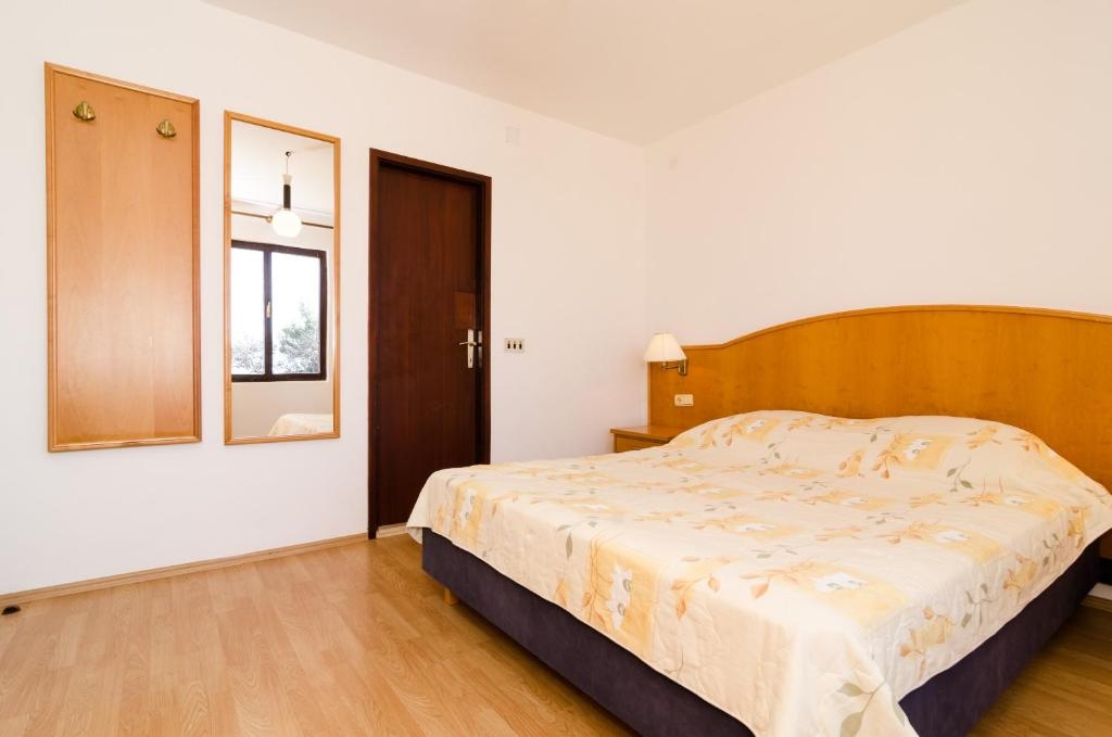 Four bedroom apartment near beach Dingač - Borak, Pelješac  A-a