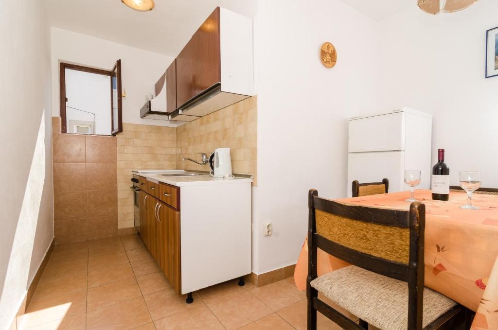 Four bedroom apartment near beach Dingač - Borak, Pelješac  A-a