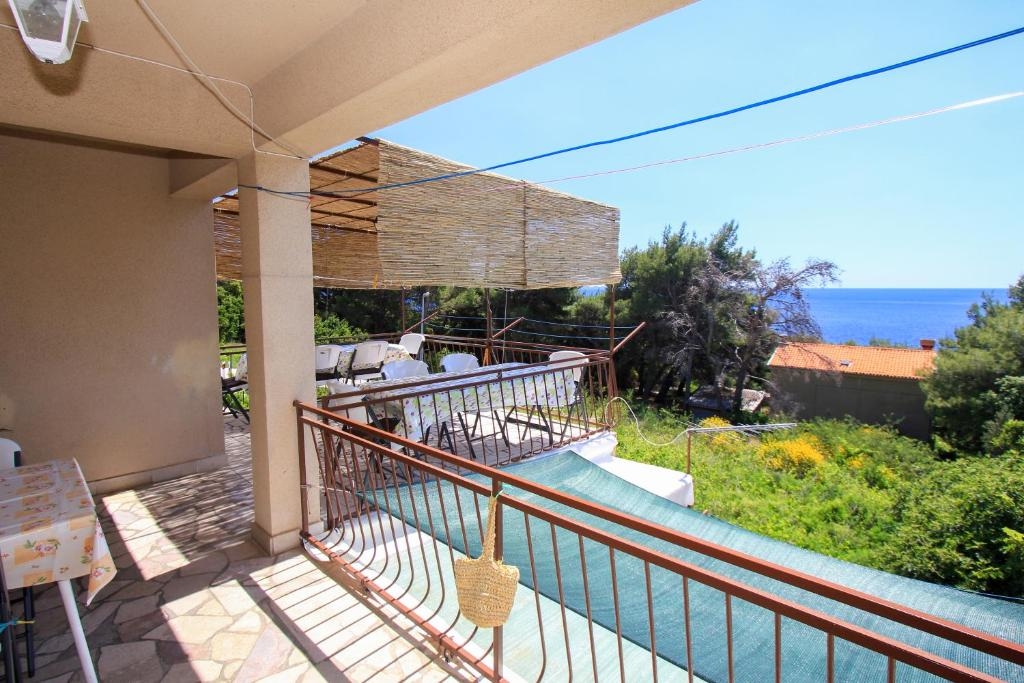 Four bedroom apartment near beach Dingač - Borak, Pelješac  A-a