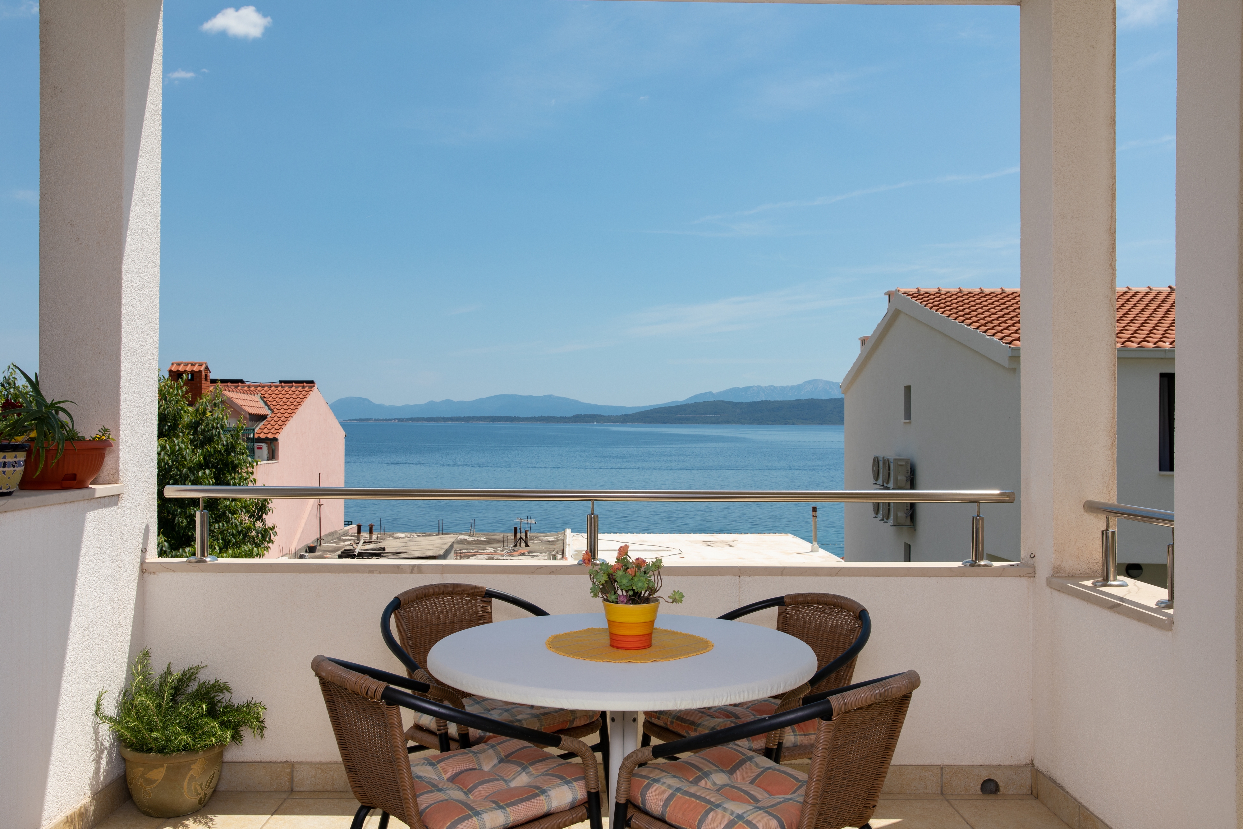 One bedroom apartment near beach Igrane, Makarska  A-a