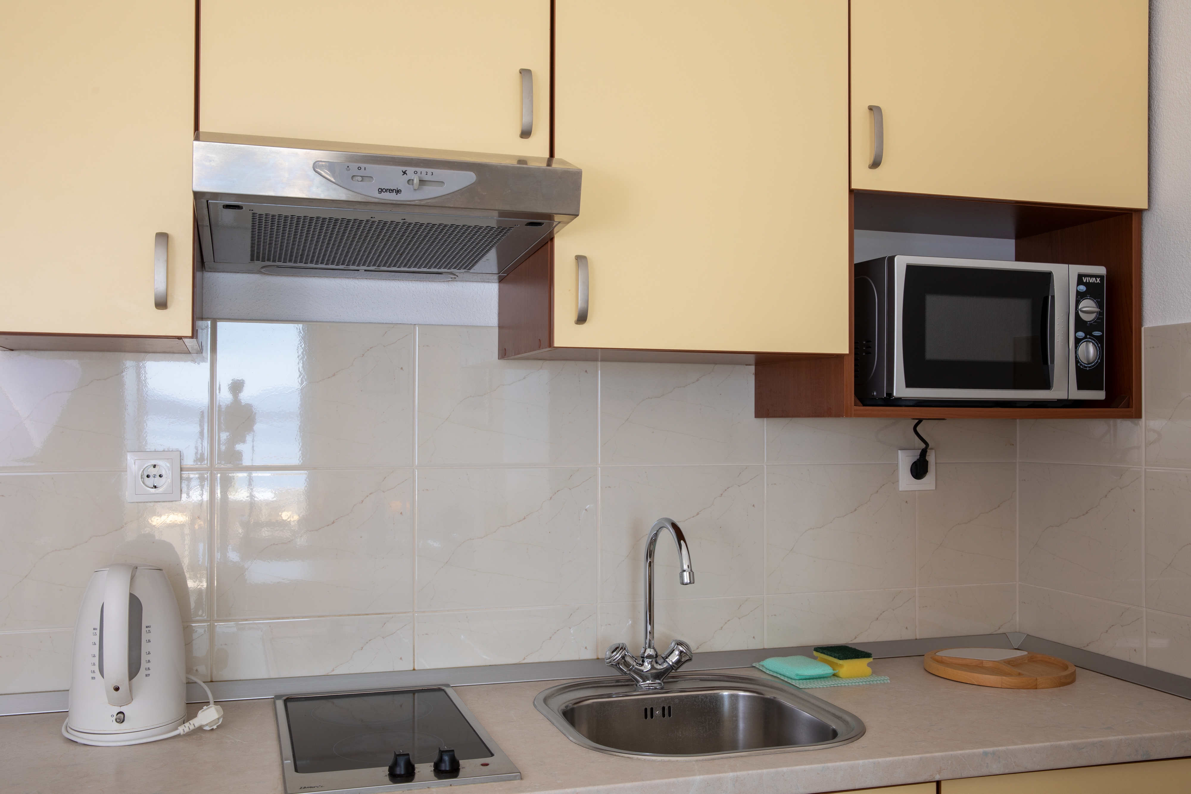 One bedroom apartment near beach Igrane, Makarska  A-b