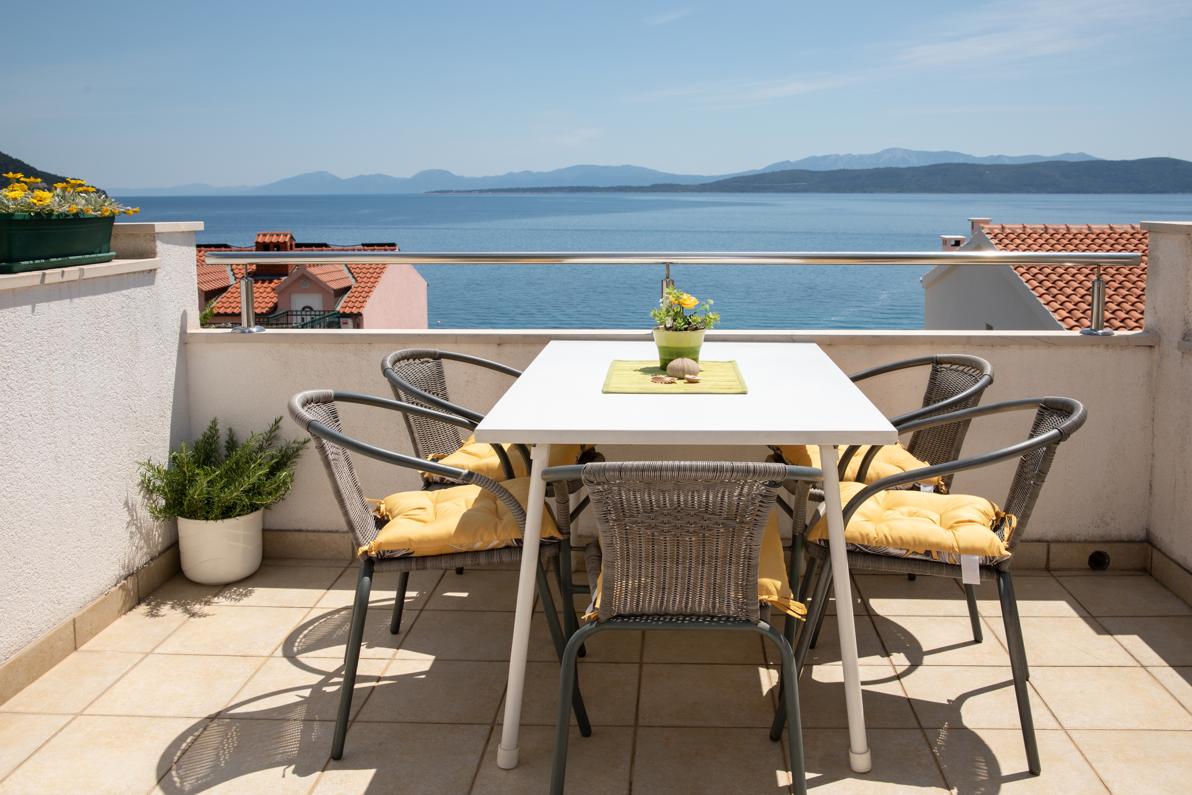 One bedroom apartment near beach Igrane, Makarska  A-b