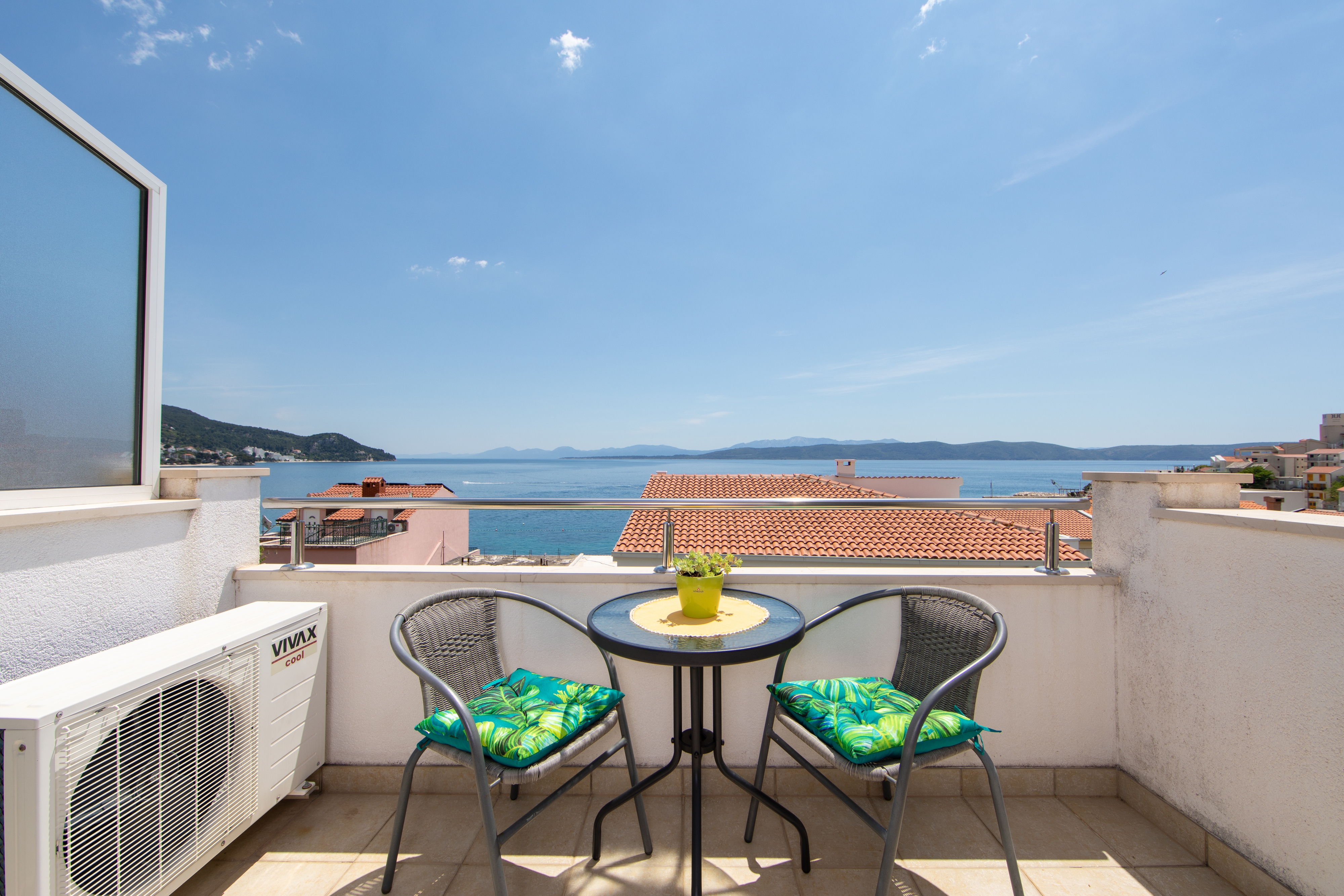 One bedroom apartment near beach Igrane, Makarska  A-c