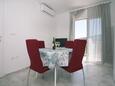 Blagovaonica Vinišće, Blagovaonica u smještaju tipa apartment, dostupna klima, kućni ljubimci dozvoljeni i WiFi.
